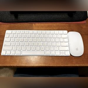 BUNDLE Apple Magic Mouse & Wireless Keyboard
